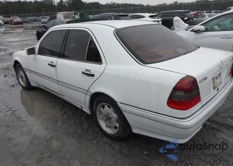 1998 Mercedes-Benz C 230 z USA, uszkodzony, nr VIN WDBHA23G1WA601276